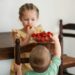 Jak zachęcić dziecko do jedzenia owoców i warzyw